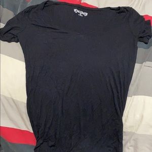 V cut black tee
